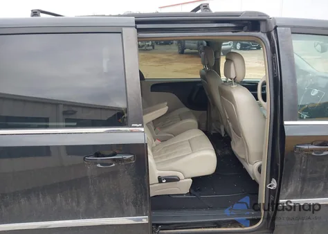 2013 Chrysler Town & Country Touring from USA, damaged, VIN 2C4RC1BG4DR631599